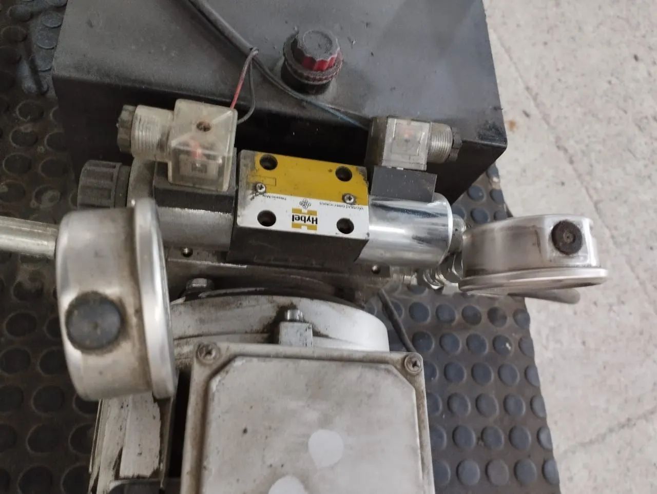 Unidade hidráulica 3 cv com válvula direcional - Foto 2