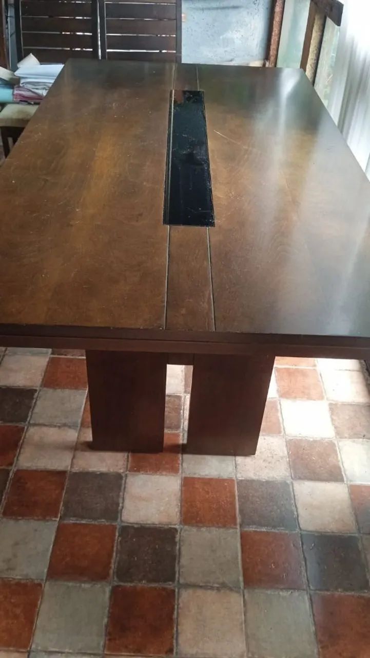 Vendo mesa com 6 cadeiras