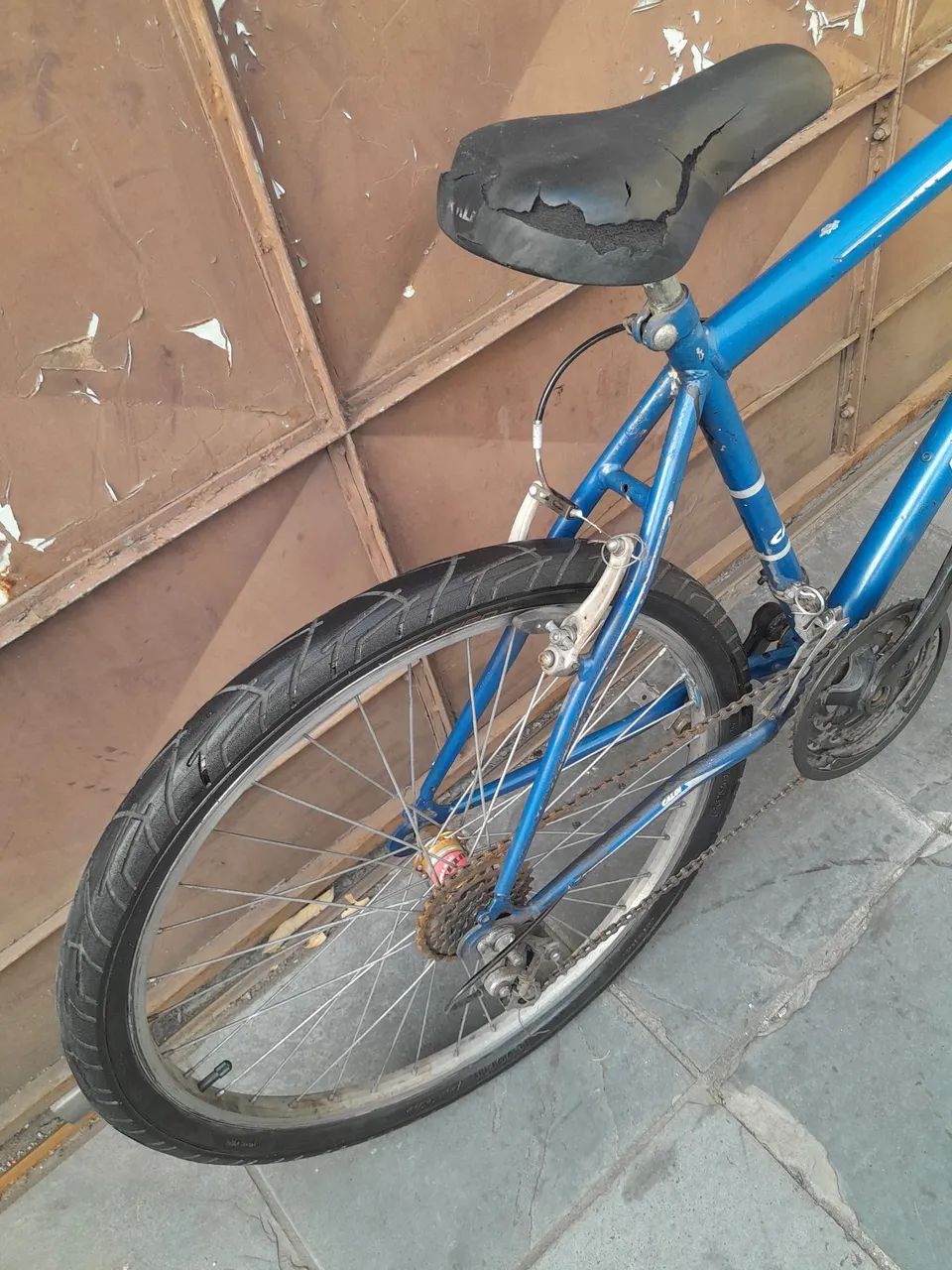 Bicicleta aro 26 com marchas - Foto 4