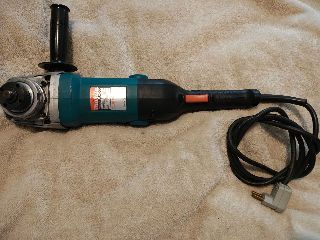 Politriz Makita SA-7000C 