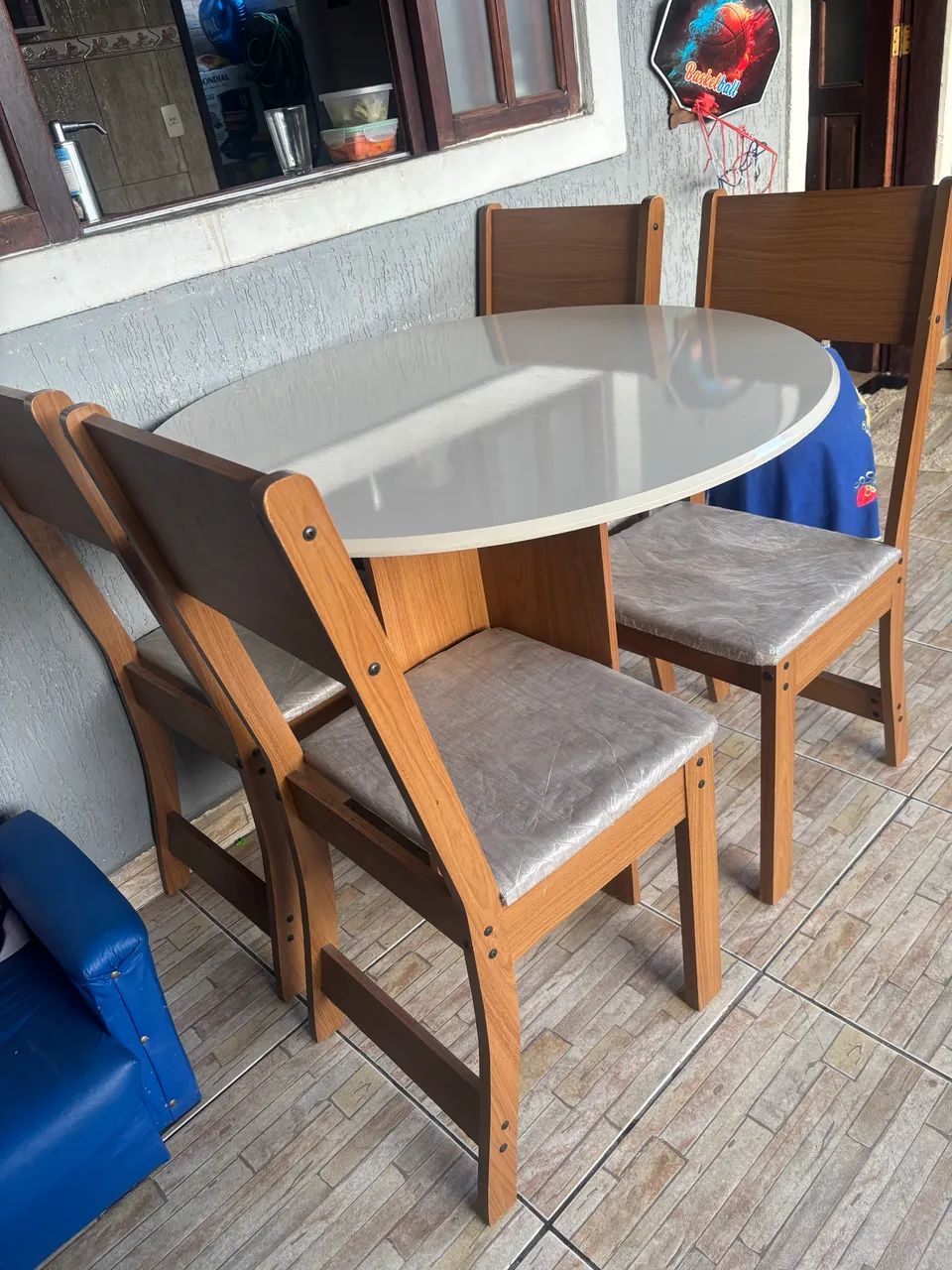 Mesa 4 cadeiras 