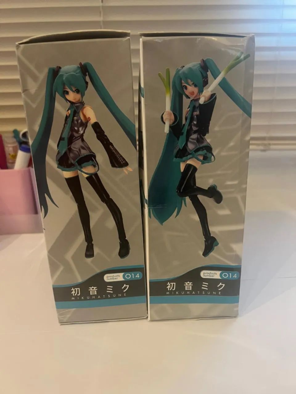 Lote de 2 figures Hatsune Miku bootleg novas na caixa lacrada - Foto 2