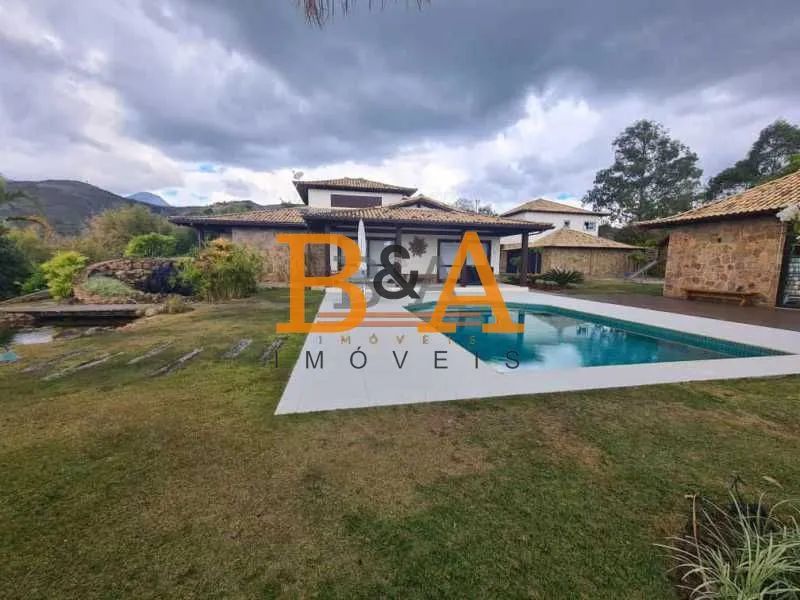 CASA EM ITAIPAVA