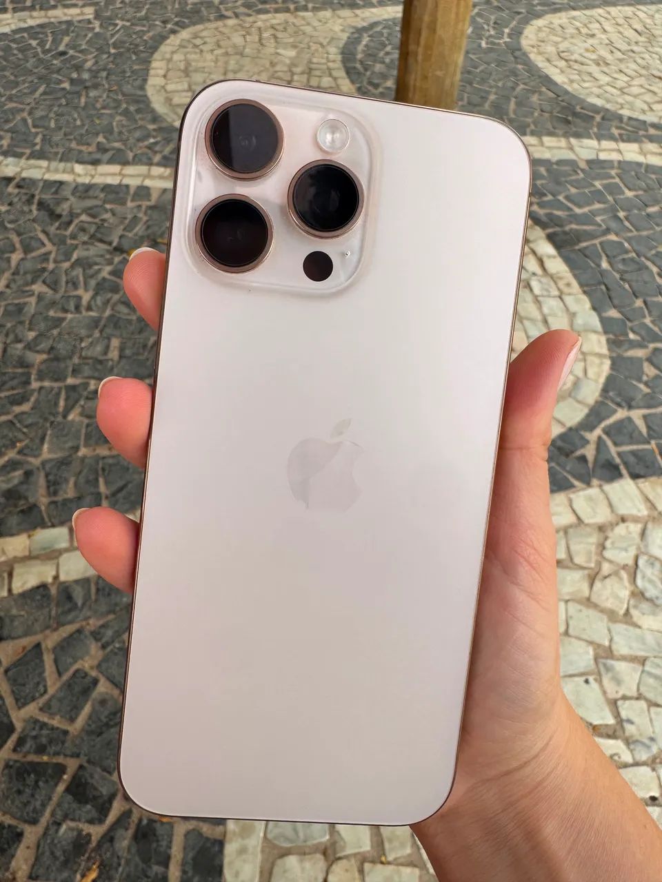 iPhone 16 pro Max - Foto 2