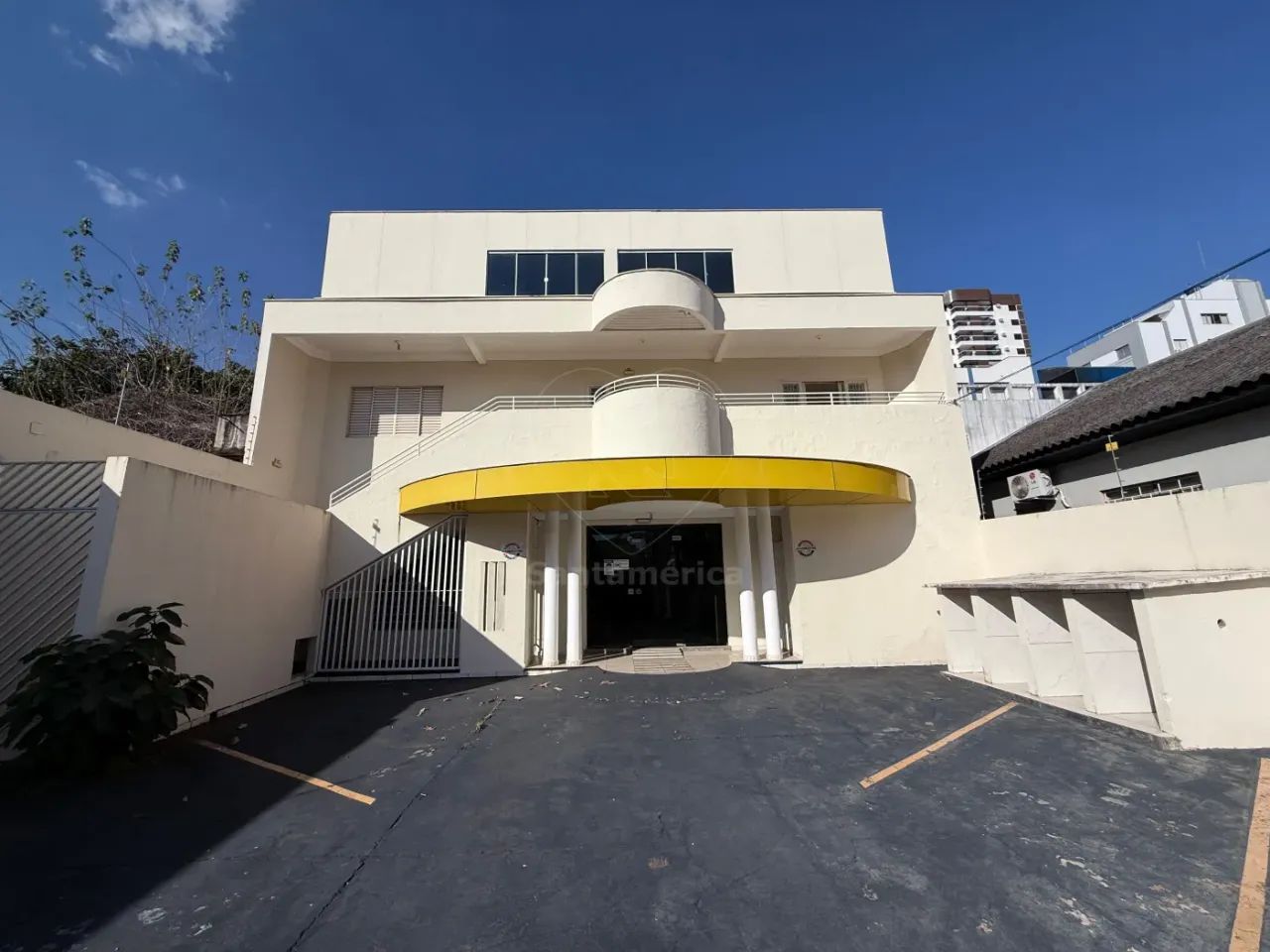Imóvel Comercial com 3 Pavimentos para Alugar no Centro de Londrina