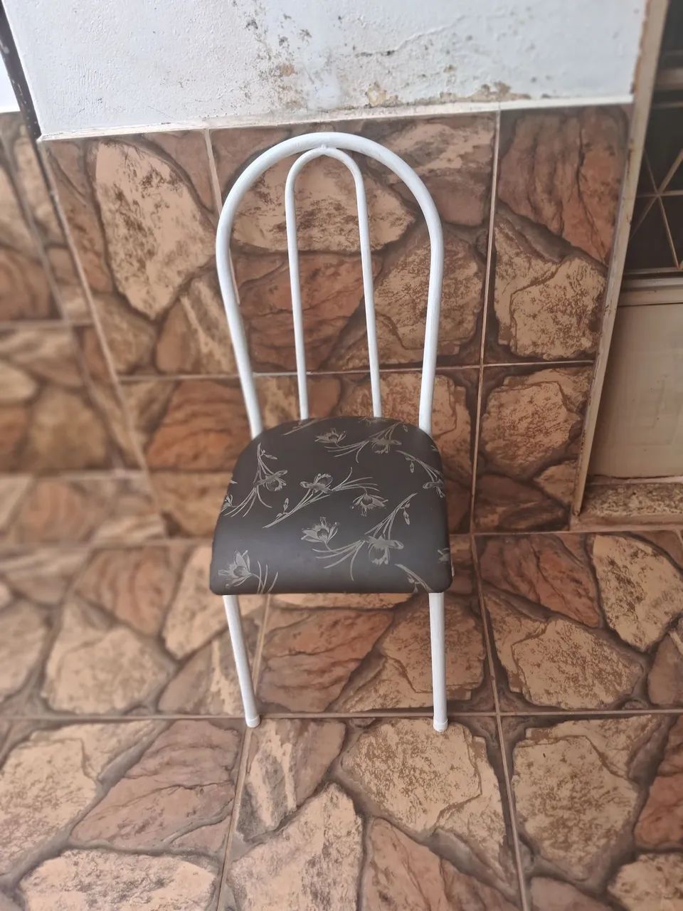 Cadeira usada boa