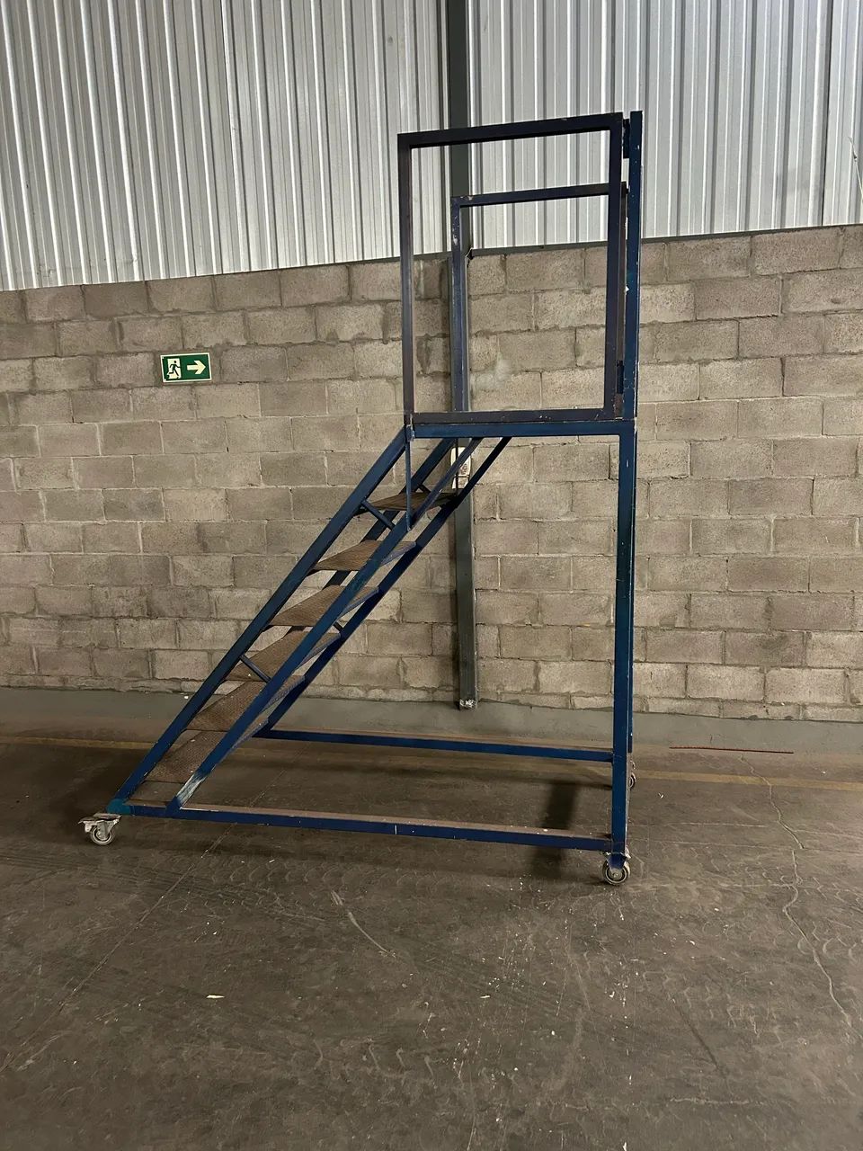 Escada plataforma - Foto 4
