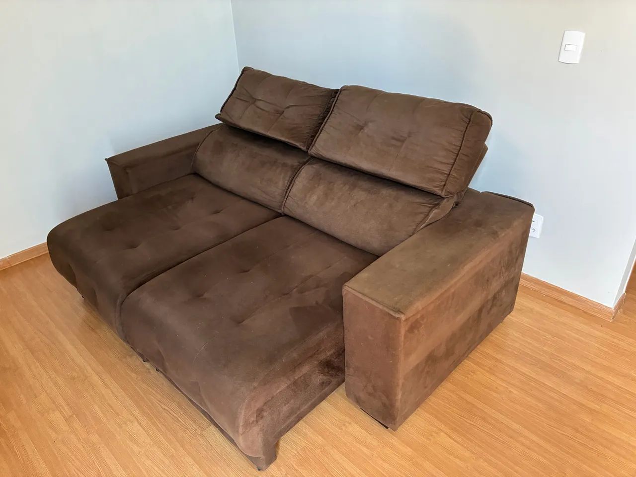? Vendo sofá retrátil seminovo + 2 banquetas!