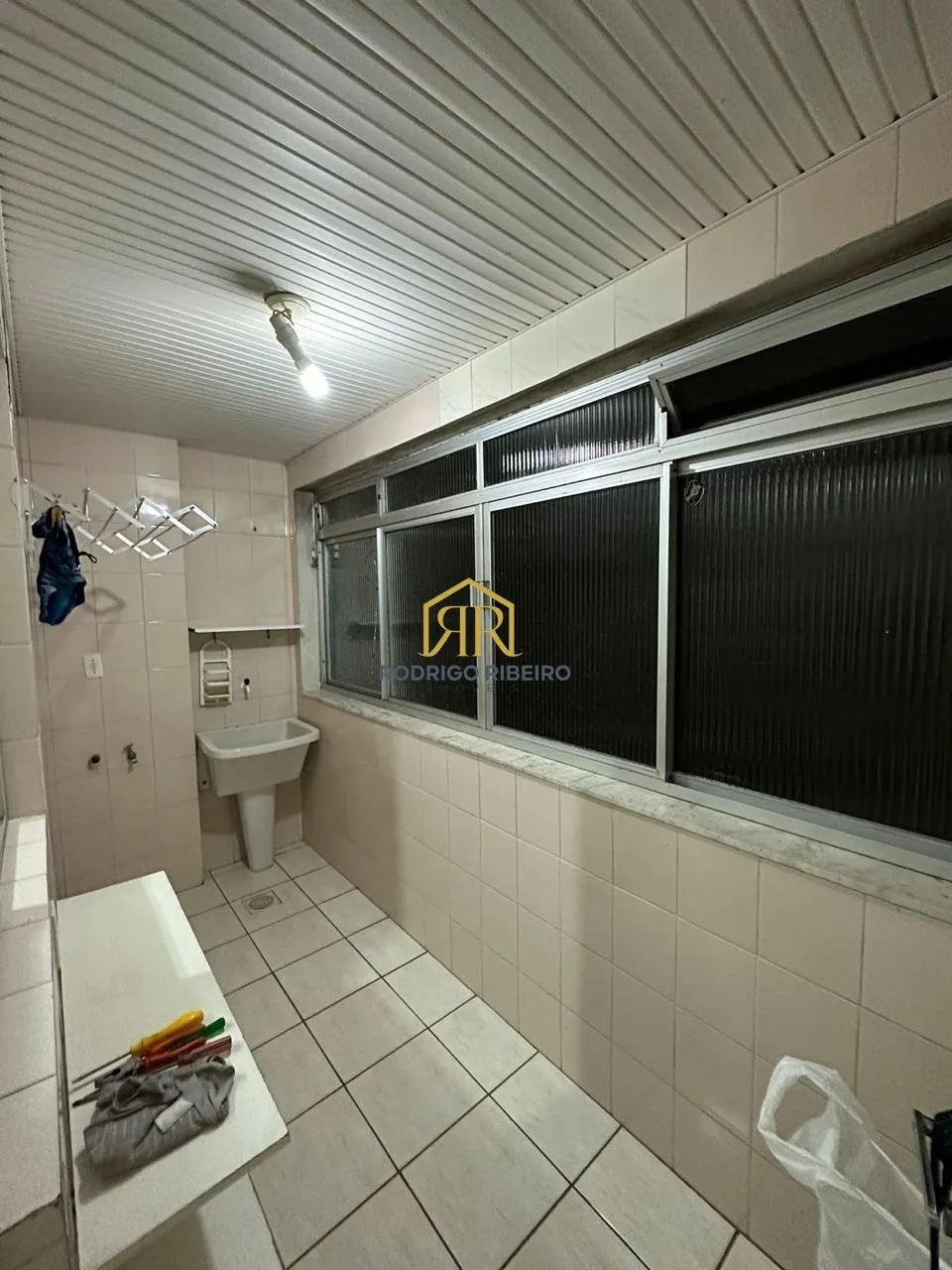 Apto de 01 Dorm. 55m² privativos em Coqueiros. - Foto 4