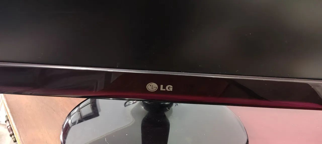 Monitor 23 polegadas LG Flatron E2350 - usado - Foto 2