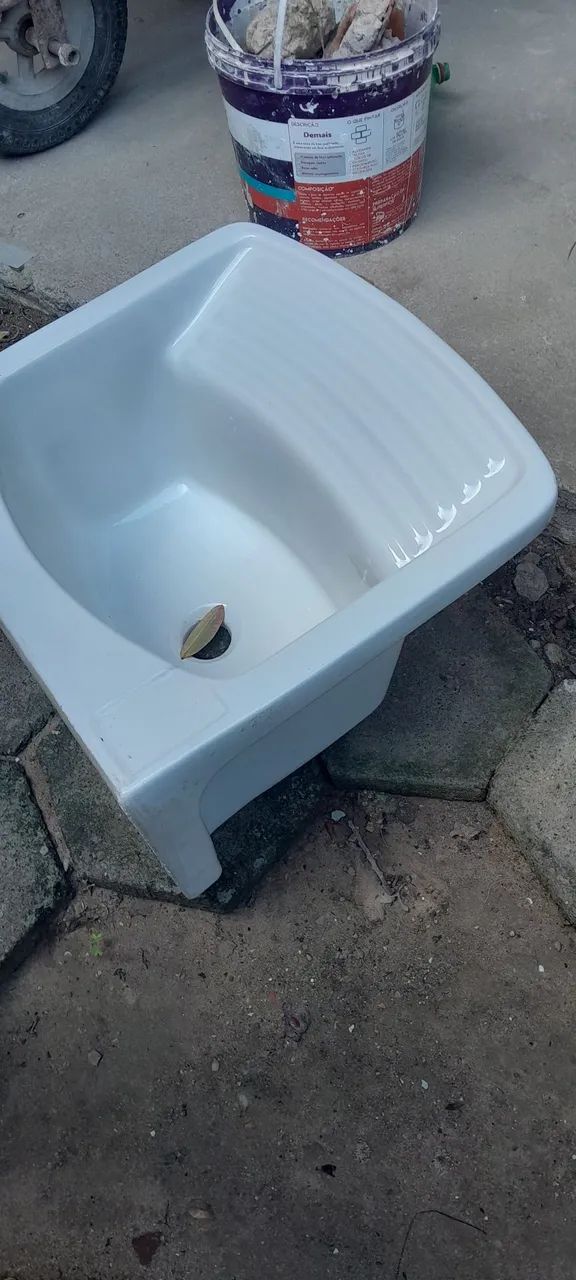 Tanque de cerâmica