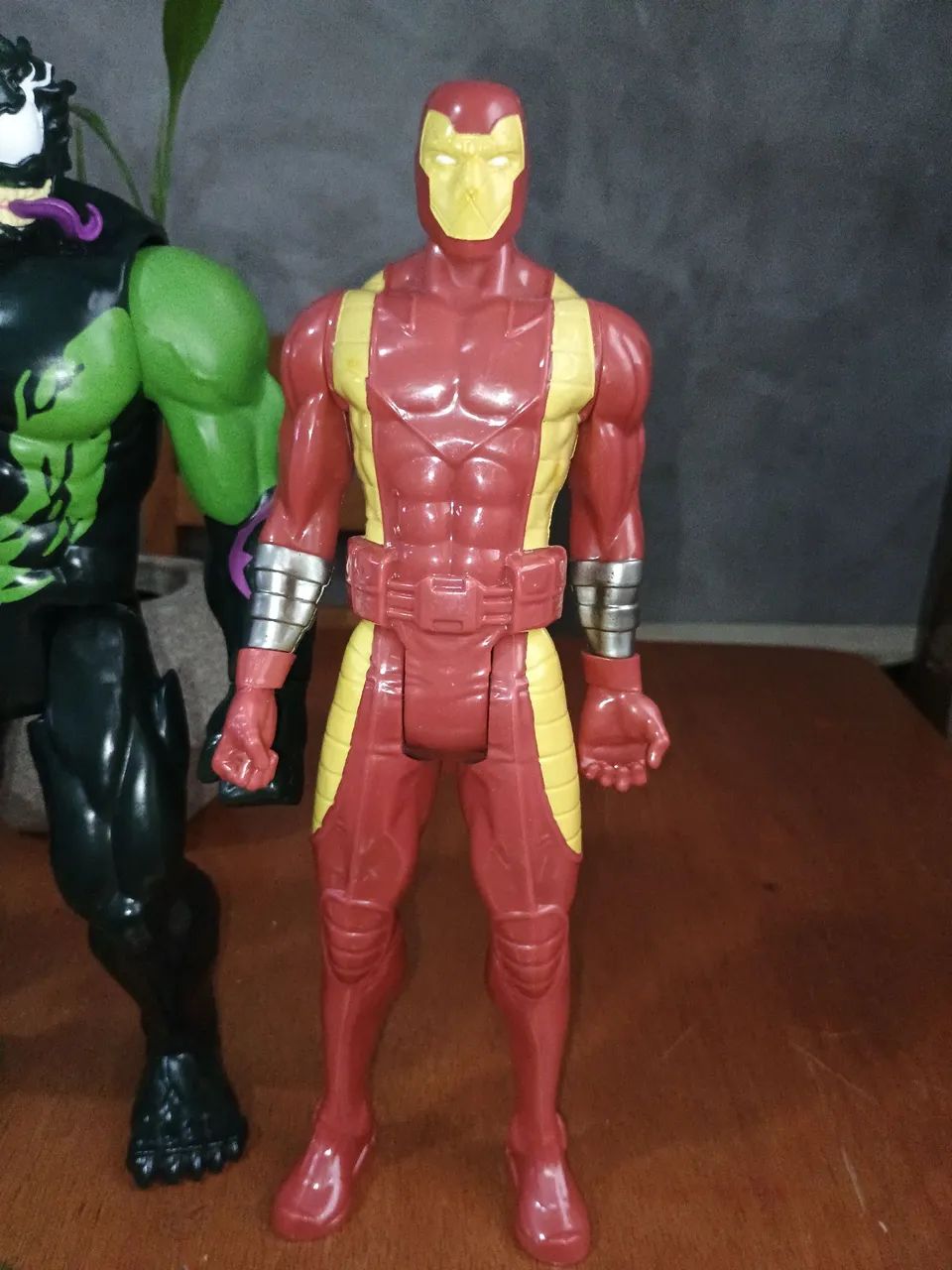 Bonecos Marvel Raro 30 cm - Foto 3