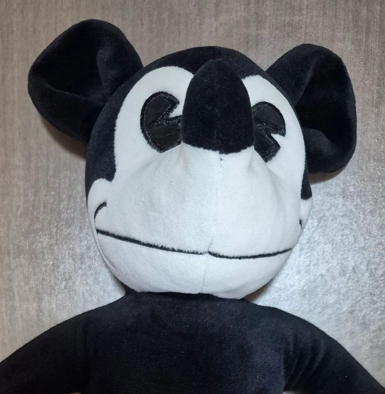Pelúcias Mickey e Minnie edição limitada - Foto 3