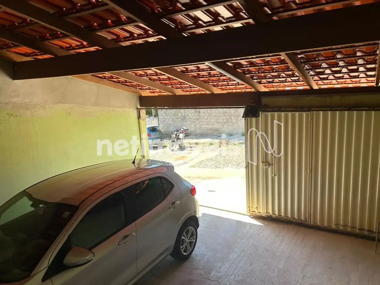 Casa Geminada com 2 Quartos, Móveis Planejados e Varanda Colonial - Foto 3