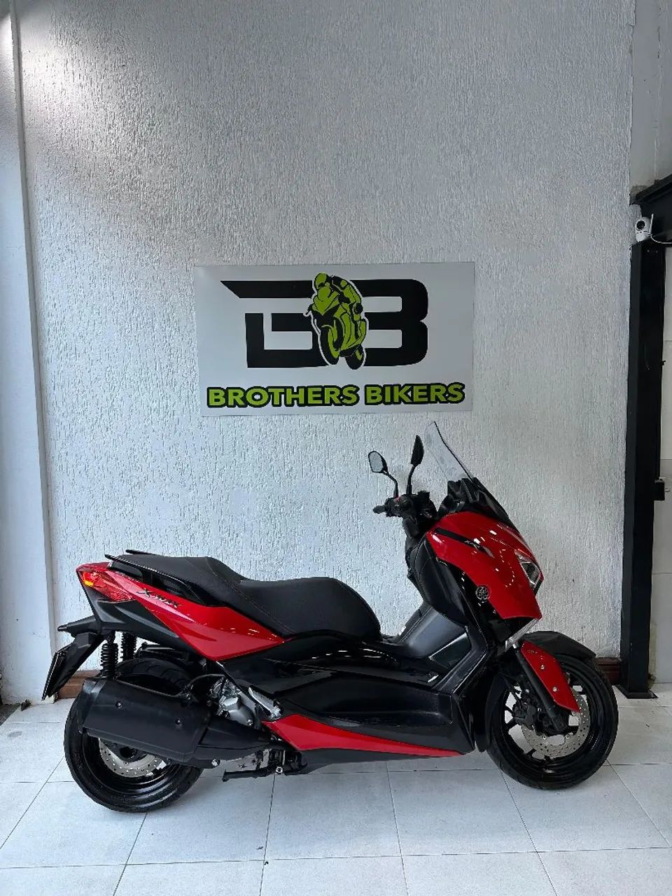 YAMAHA XMAX 250