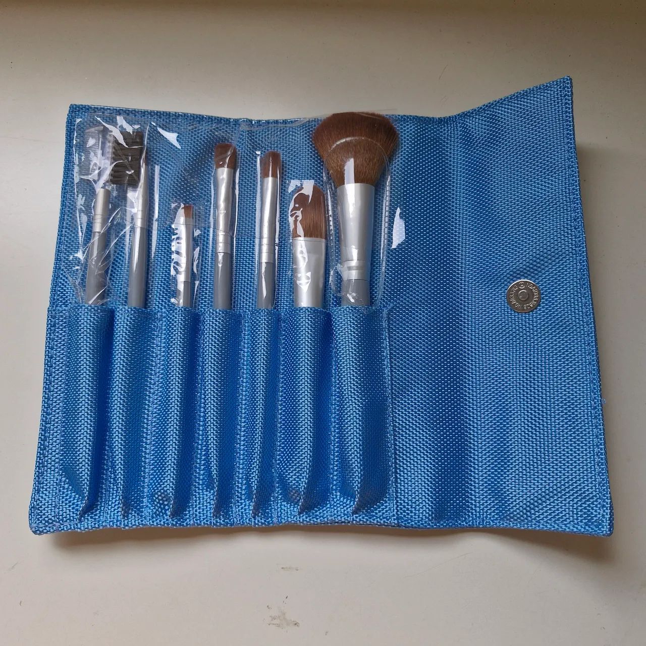 Estojo de pincéis para maquiagem foreo