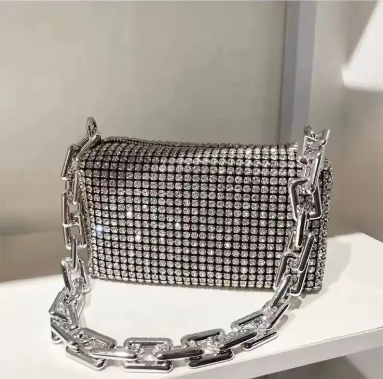 Bolsa prata brilhante