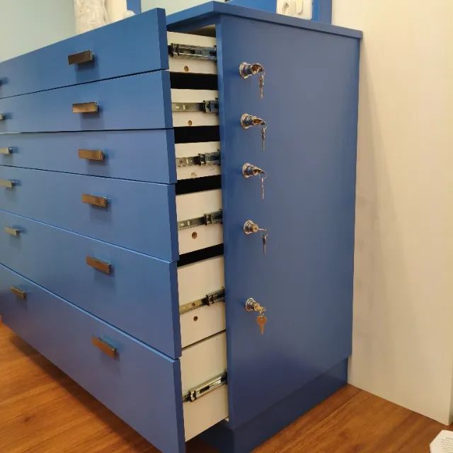Cômoda laqueada azul com espelho camarim - Foto 2