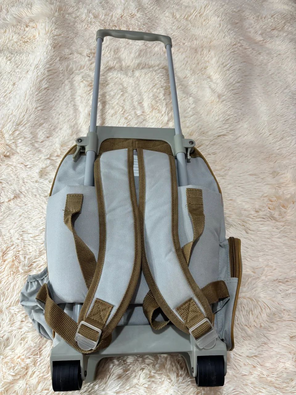 Mochila escolar Princesas Da Disney de rodinha NOVA - Foto 2