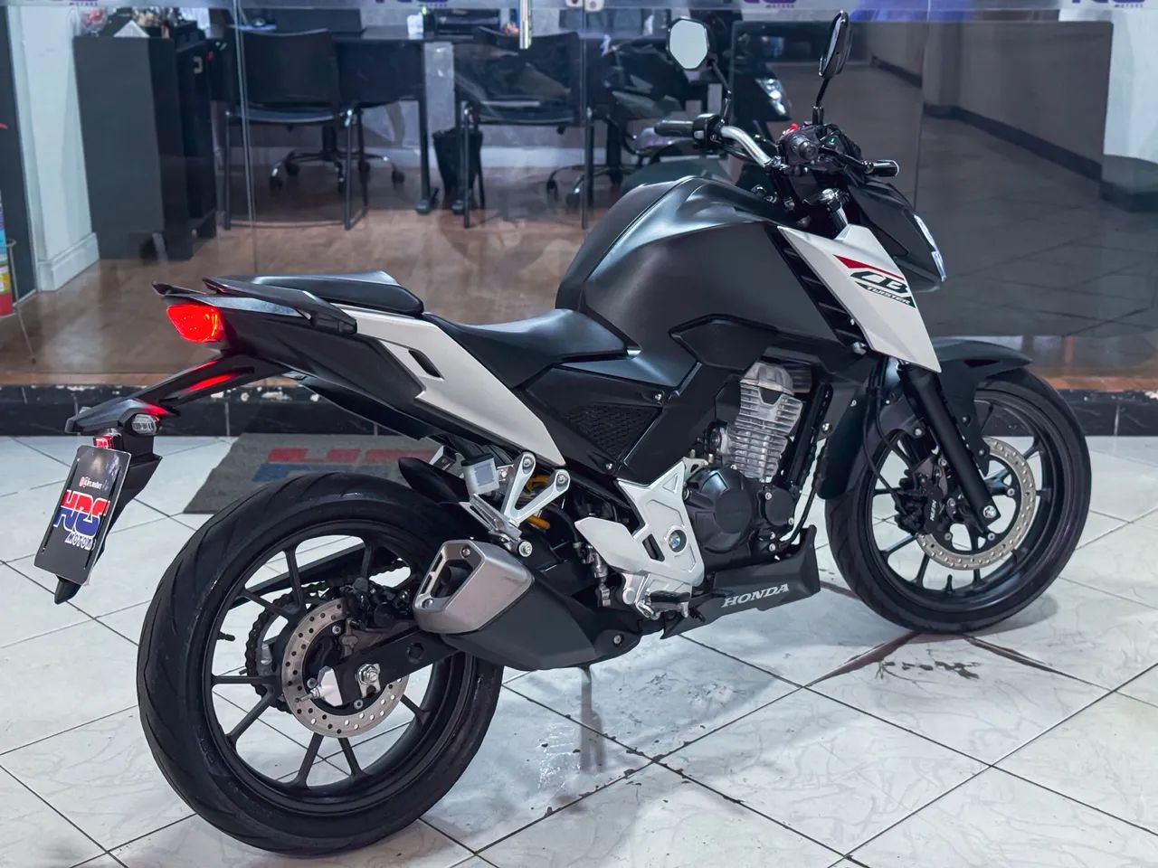 CB TWISTER 300F FLEX 2026 - EXCLUSIVA - Foto 3