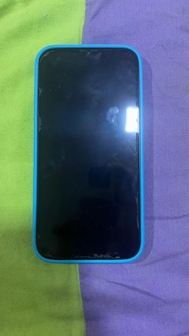 Vendo Iphone 13 todo original - Foto 3