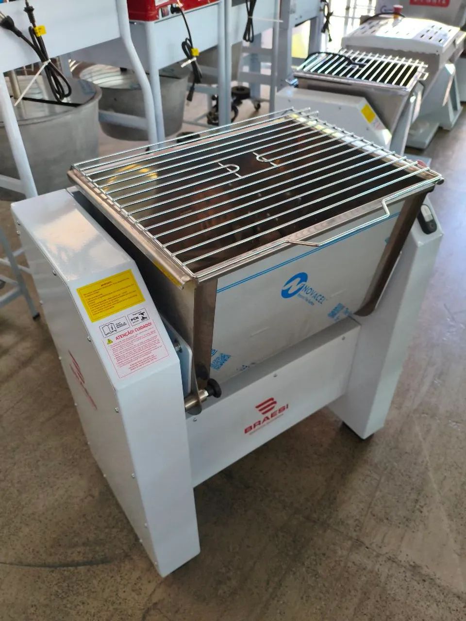 Amassadeira Semirápida 25kg Basculante - Braesi - Foto 2