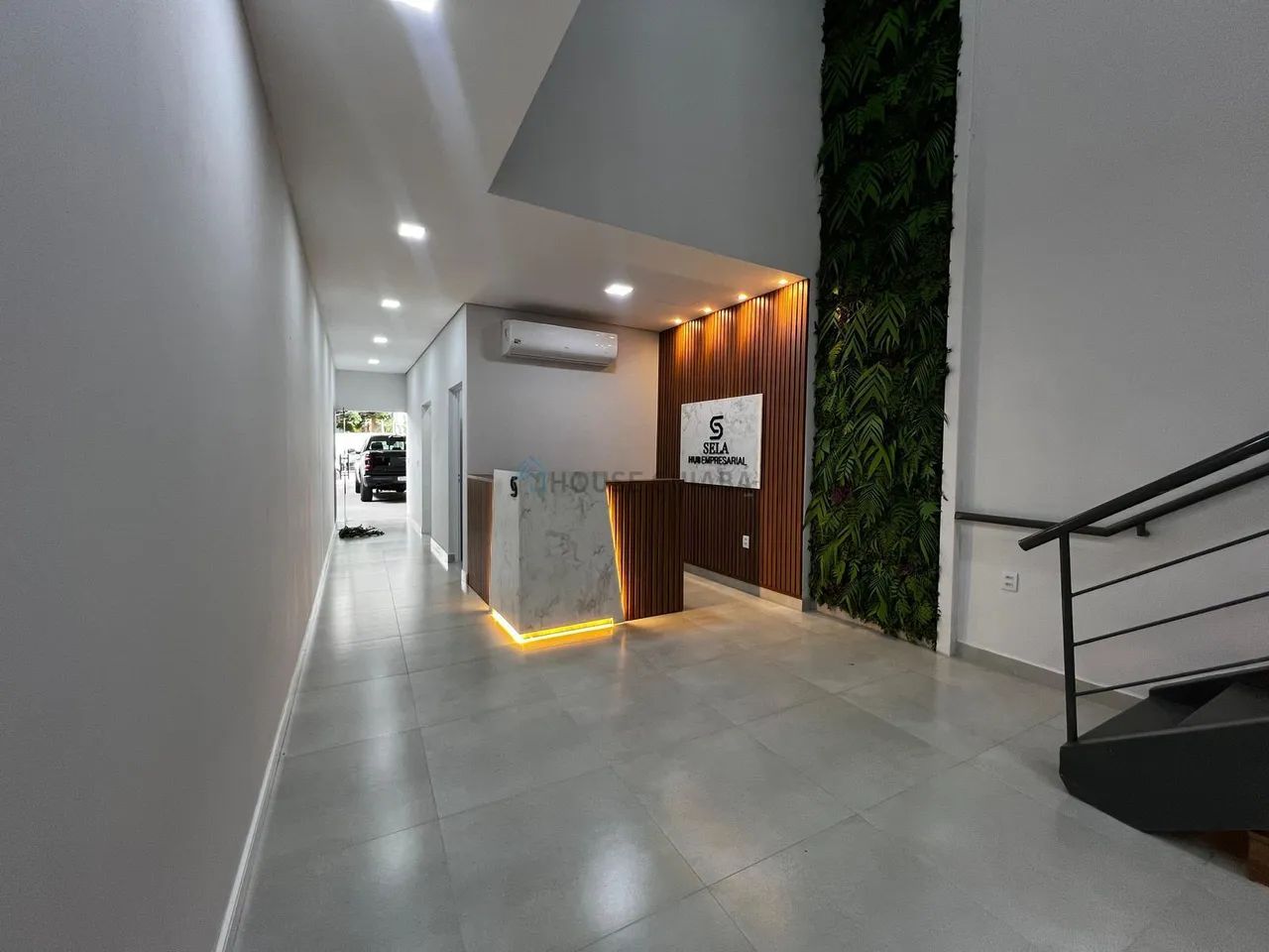 Alugo Sala Comercial na Av. Carmindo de Campos