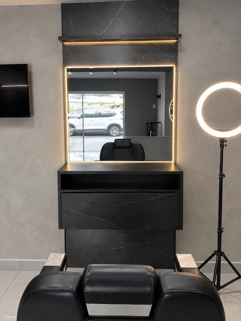 Vende-se bancada para barbearia com espelho