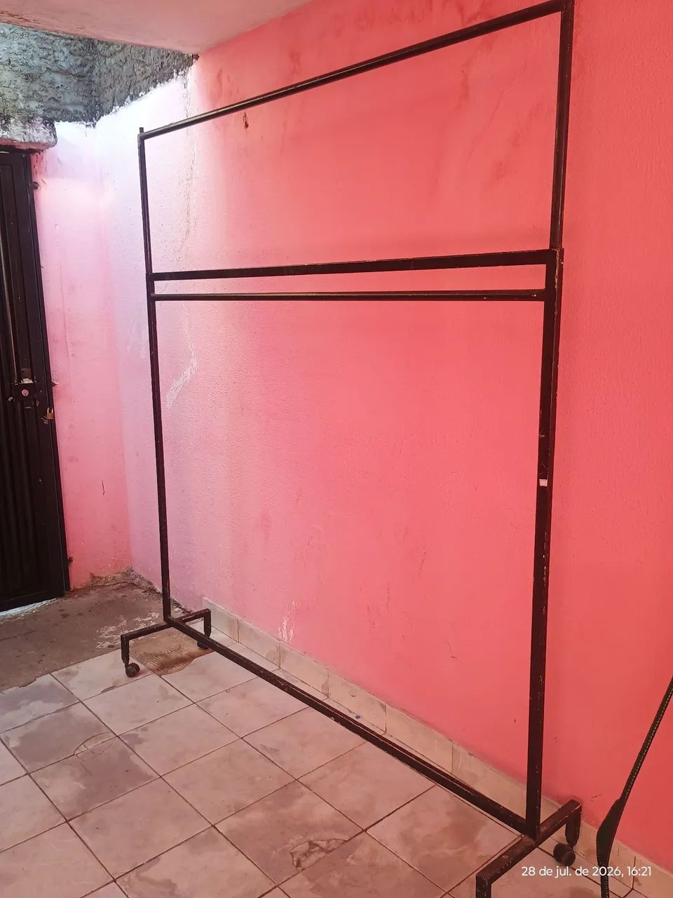 ARARA DE ROUPAS - Foto 3