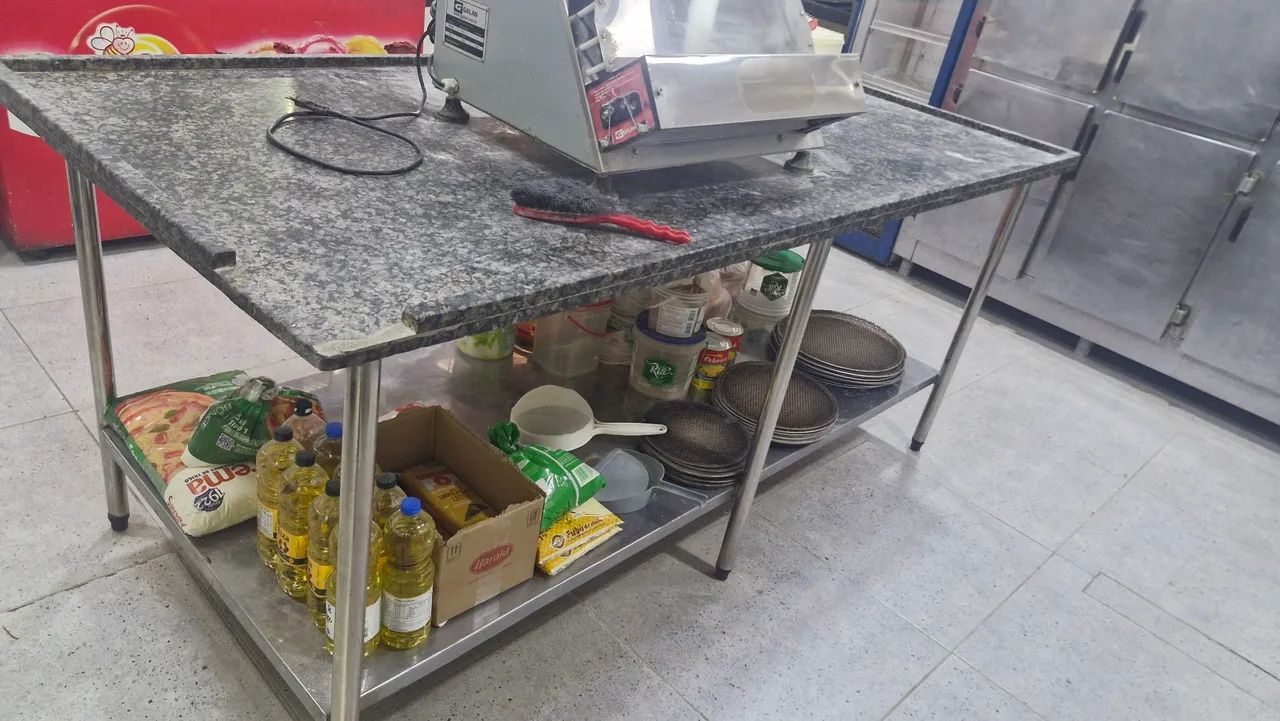 Vendo mesa inox com pedra de marmore  - Foto 3