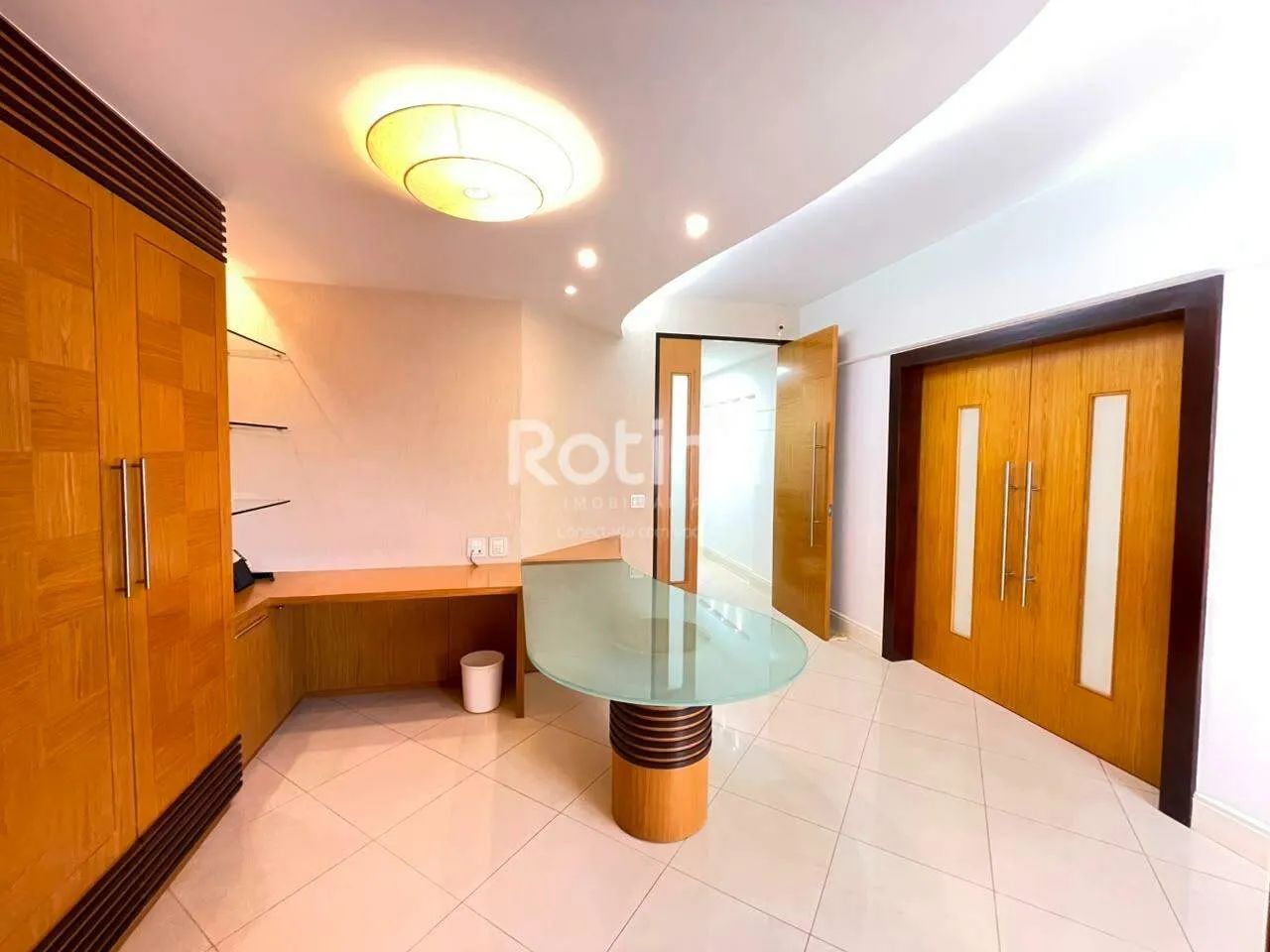 Sala comercial à venda no Centro de Uberlândia com 30 m²
