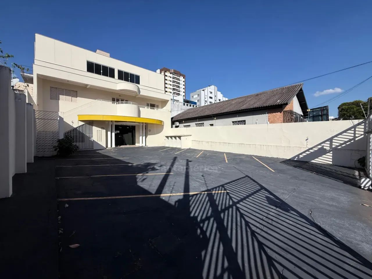 Imóvel Comercial com 3 Pavimentos para Alugar no Centro de Londrina - Foto 2
