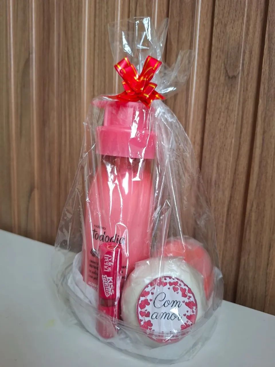 Kit Hidratante 400ml Corporal, Batom Kiss Matte e Sabonete 90g