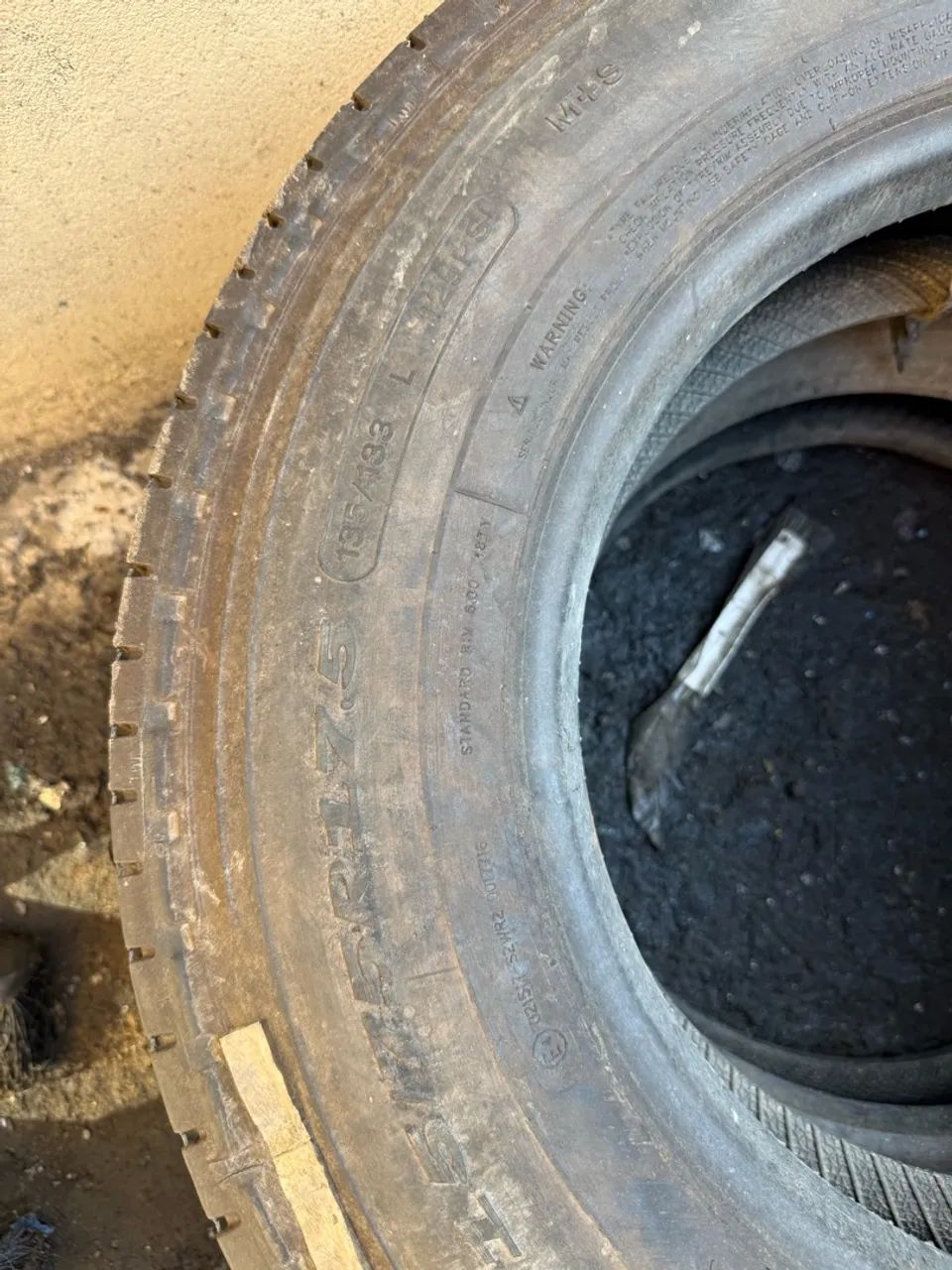Pneu 215/75r17.5 - Foto 3