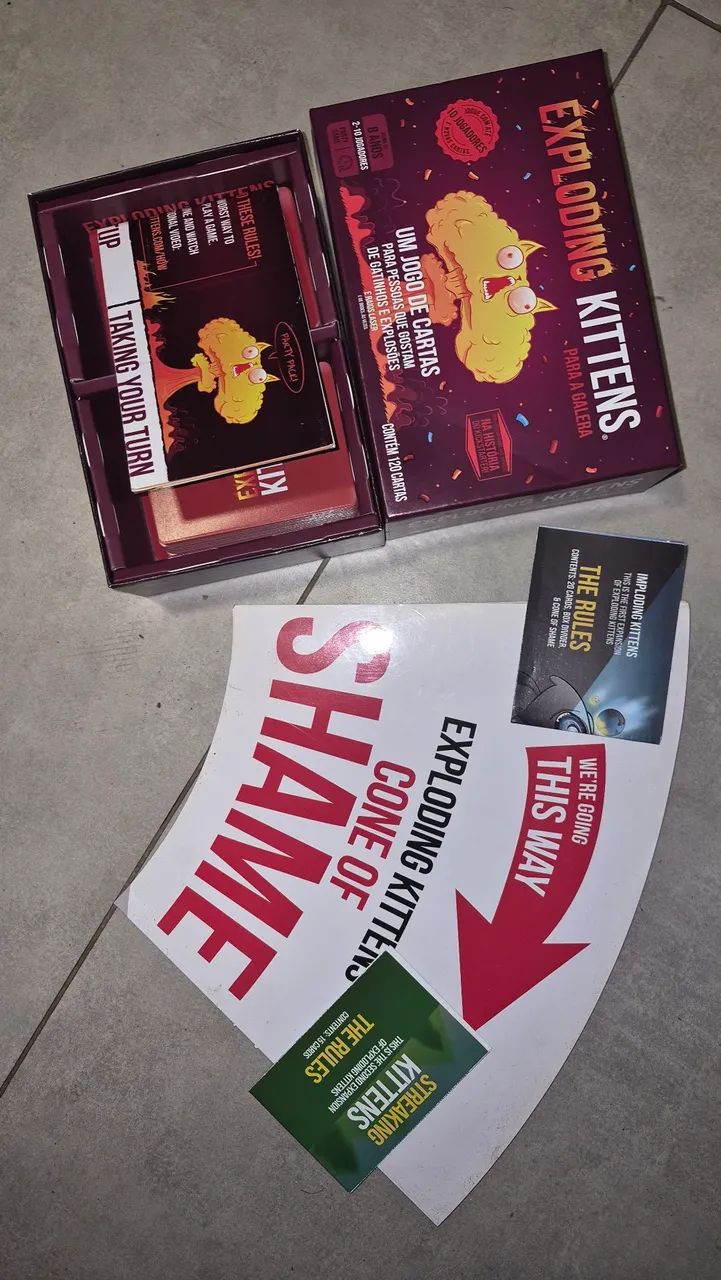 Exploding Kittens Party com 2 expansões em ingles - jogo de cartas - Foto 2
