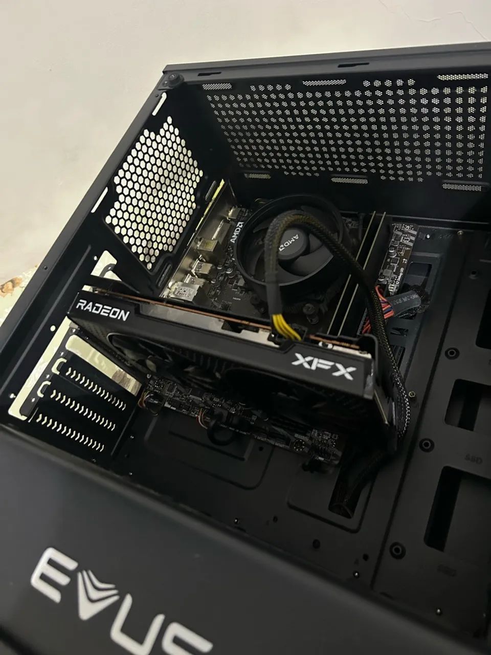 Placa de video AMD RX 7600 - Foto 2