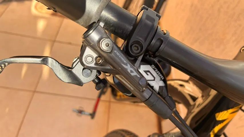Specialized Epic 2017 full P, cambio SRAM GX, freios shimano XT e