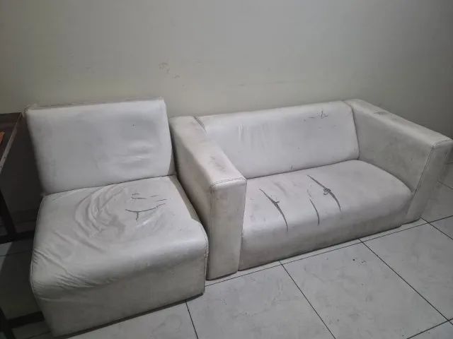 Sofá de três lugares