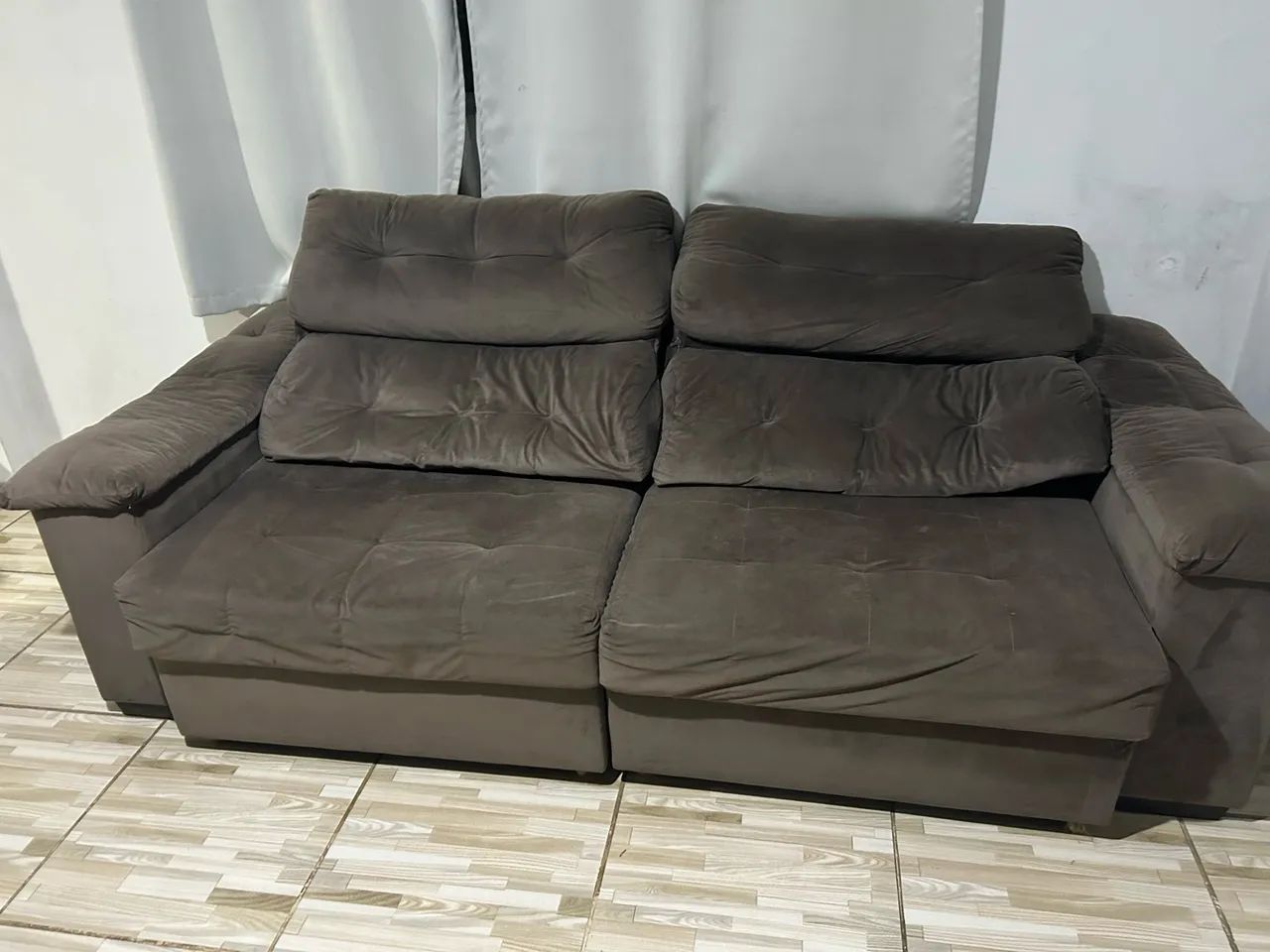 Vendo sofá retrátil e reclinável marrom 