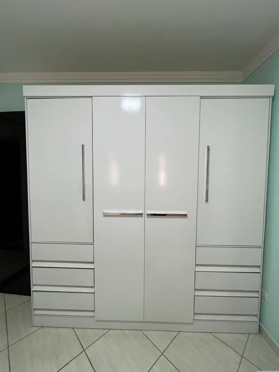 GUARDA ROUPA SEMI NOVO