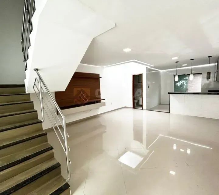 Casa duplex com 3 quartos, 1 suíte, 2 vagas  Excelente casa duplex 3 quartos com suíte em - Foto 3