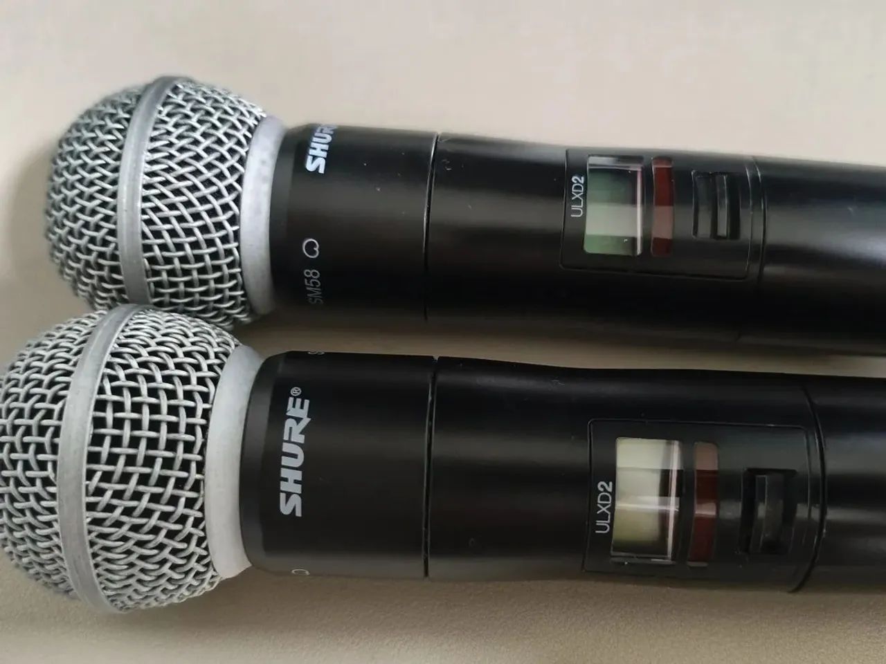 2 Microfones Sem Fio ULXD2 J50  - Foto 2