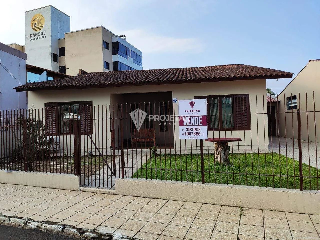 Casa à venda em Sombrio no bairro Centro