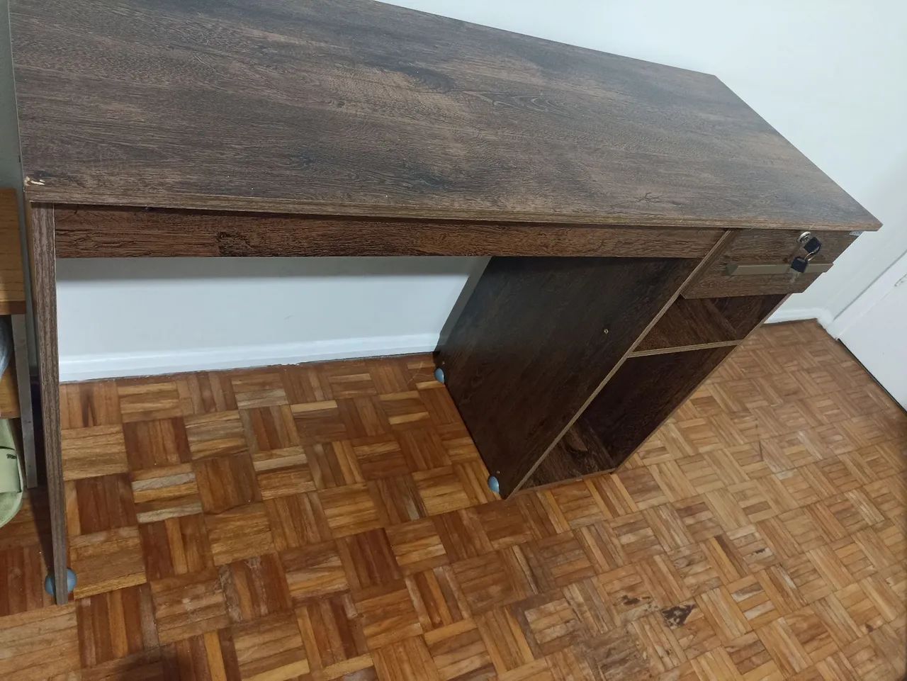 Escrivaninha com cadeira - Foto 2