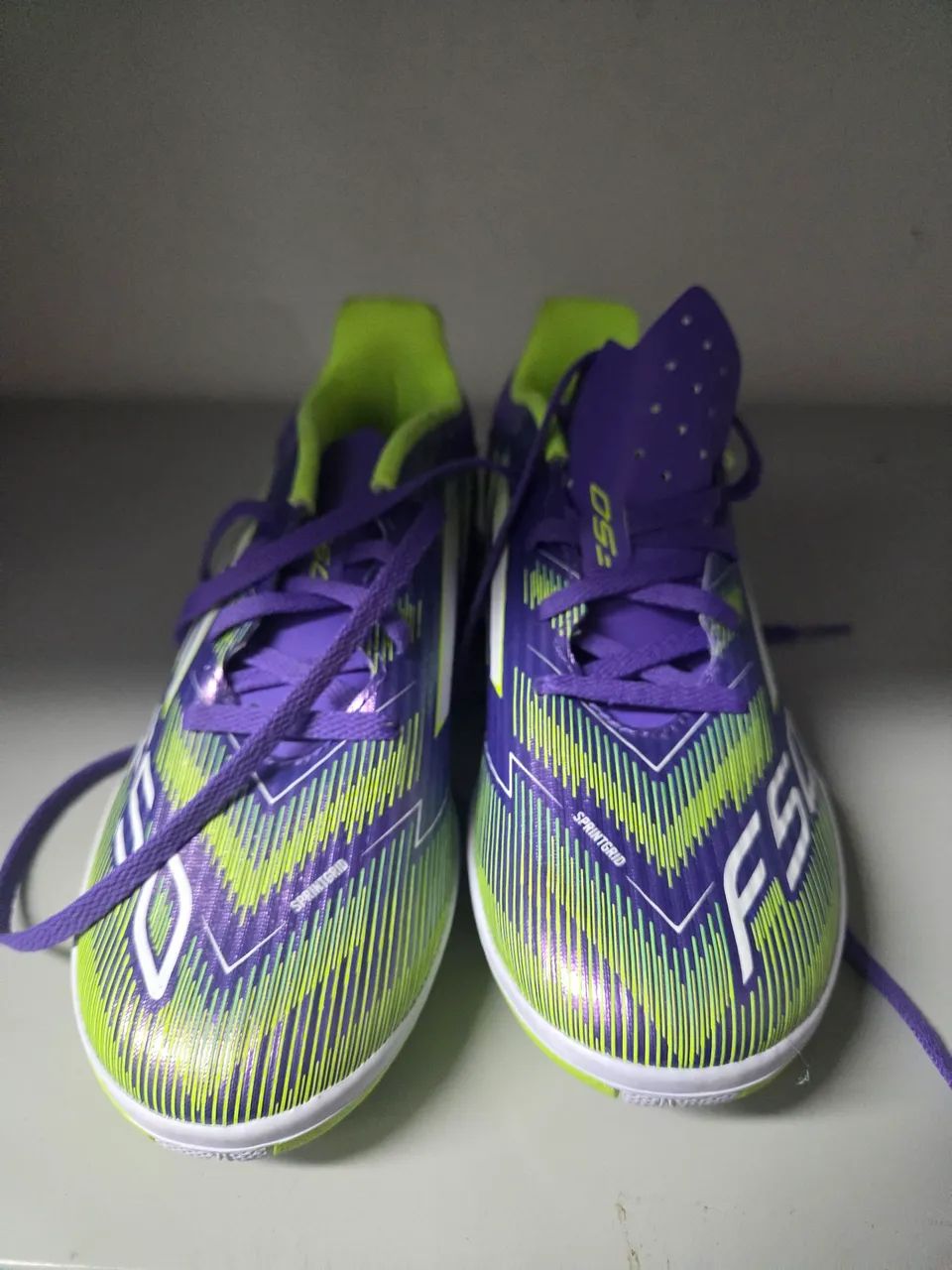 Chuteira adidas F50