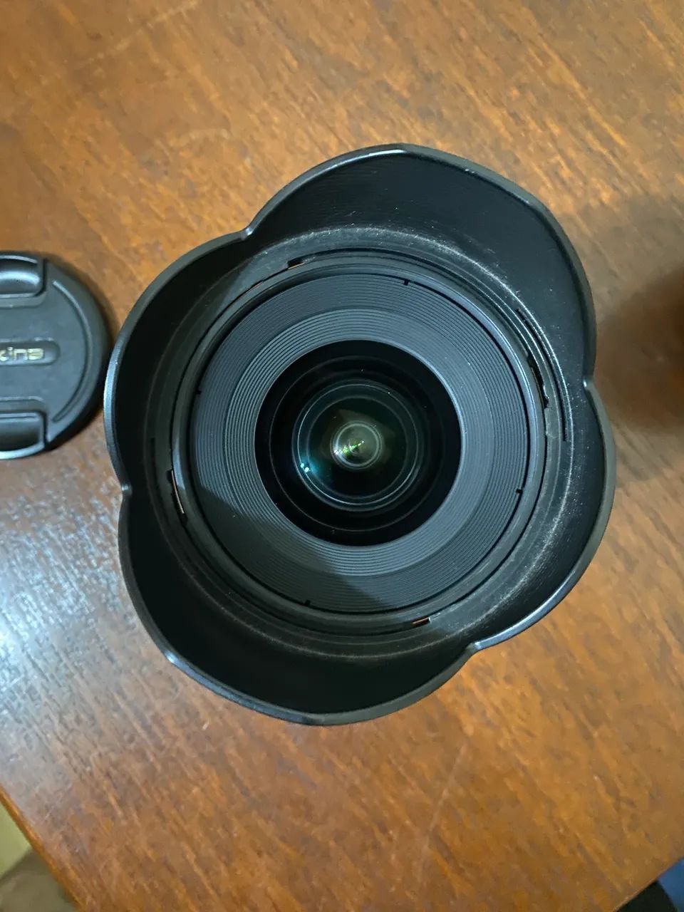 Lente Tokina F2.8 Para canon com adaptador Sony - Foto 3