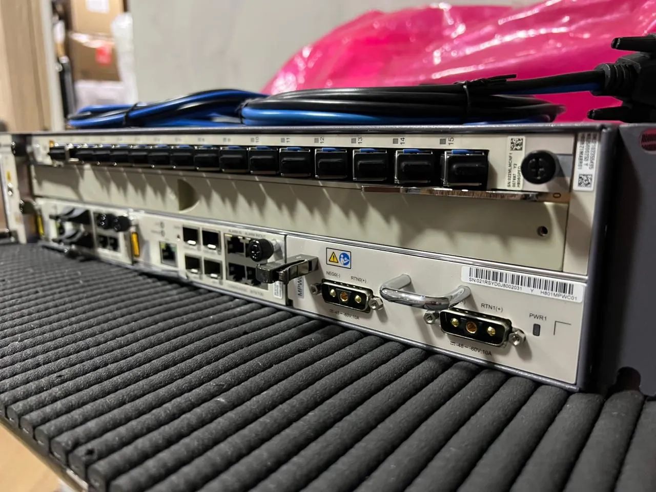 OLT HUAWEI 02U MINI 5608T 10G DC com Placa  GPFD C++ 16 pon Nova Loja!