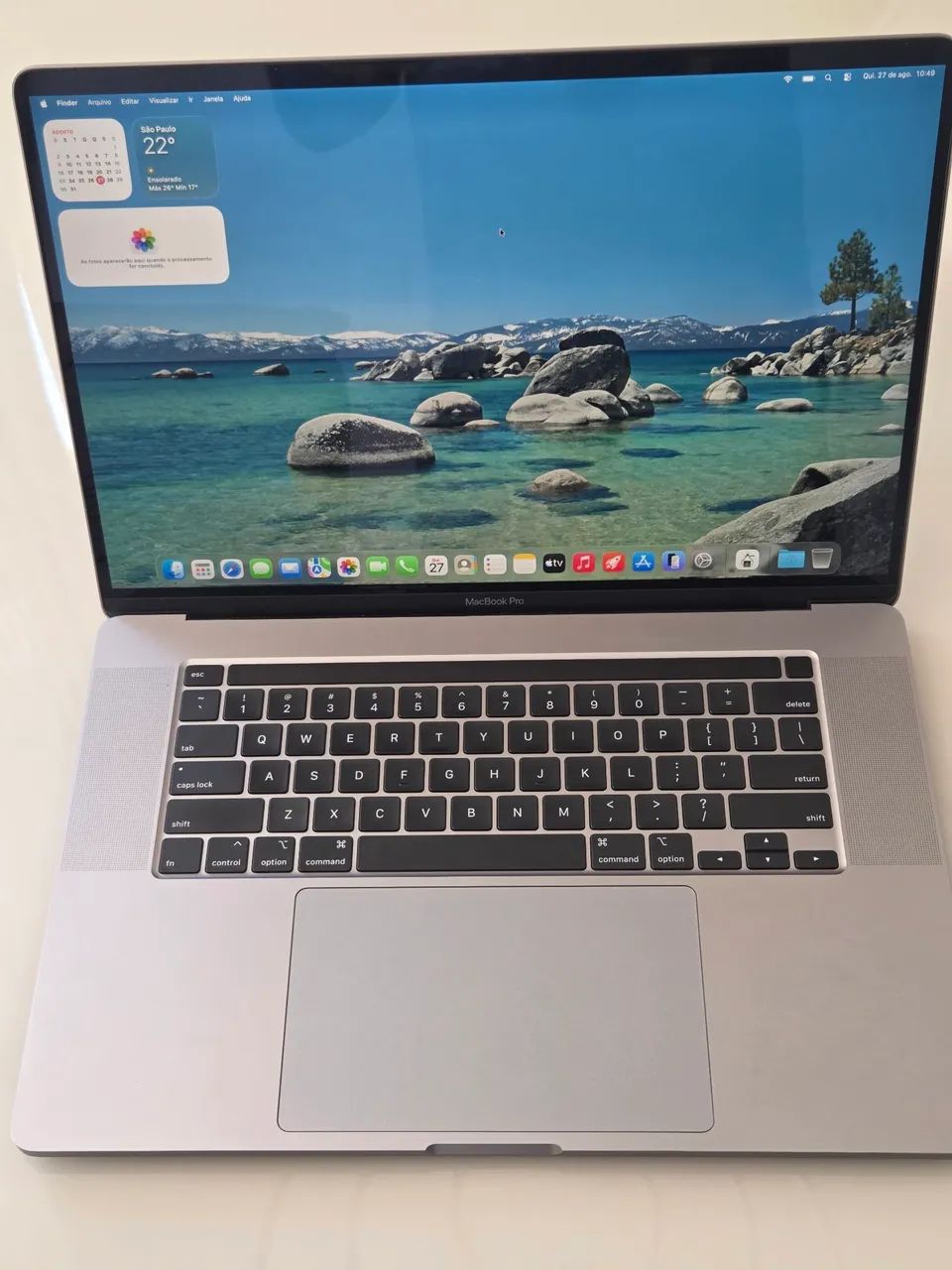 MacBook Pro 16