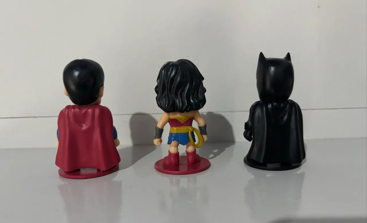 Coleção Miniaturas Bobs Batman vs Superman  - Foto 3