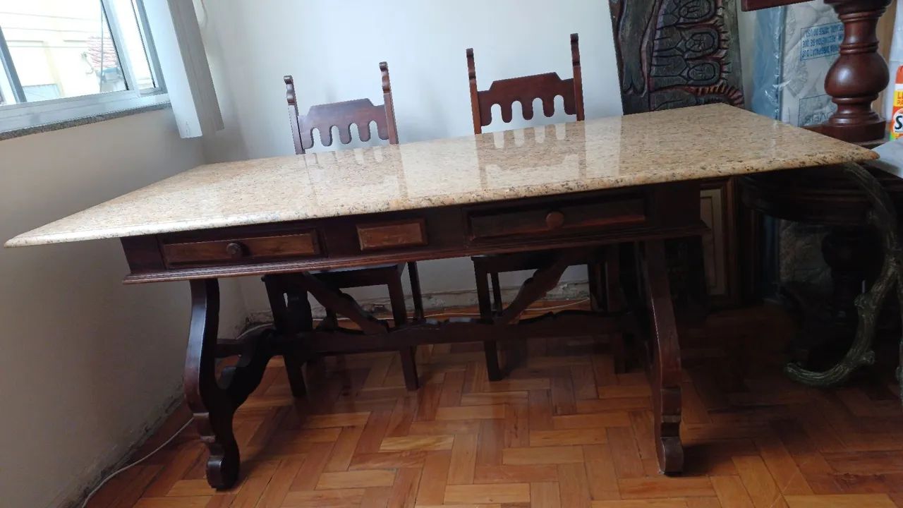 VENDO MESA DE JANTAR COM 6 CADEIRAS. - Foto 2